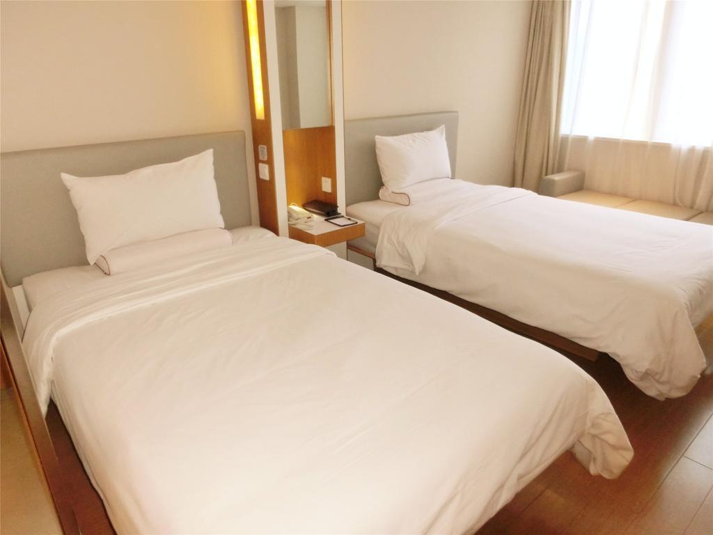 Ji Hotel Guangzhou Zhujiang New Town الغرفة الصورة