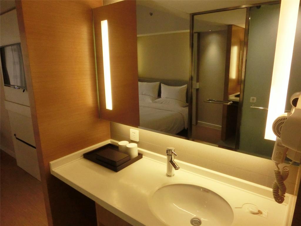 Ji Hotel Guangzhou Zhujiang New Town الغرفة الصورة
